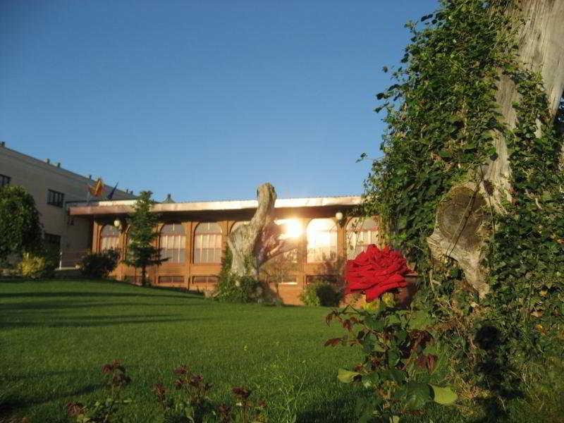 Hotel Cristina-Enea Valdeganga Exteriér fotografie